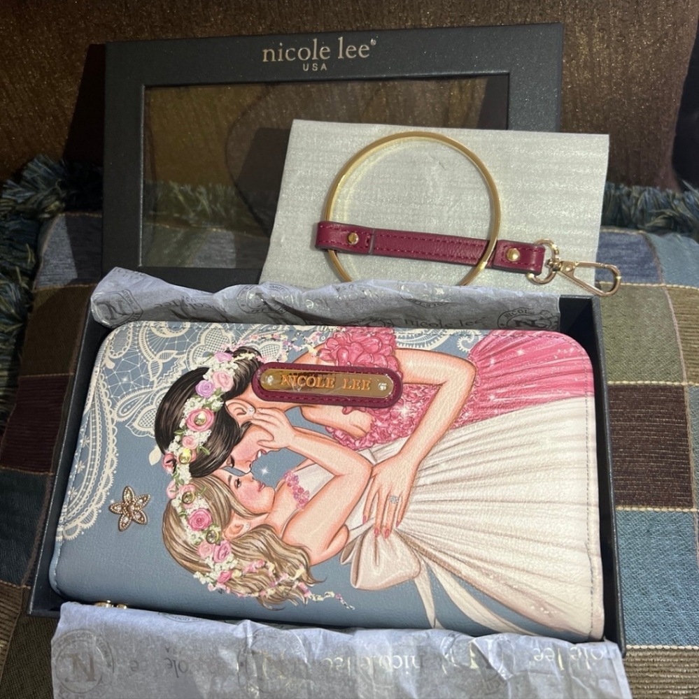 Wallet clutch